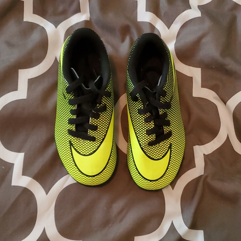 Nike soccer cleats size 10C